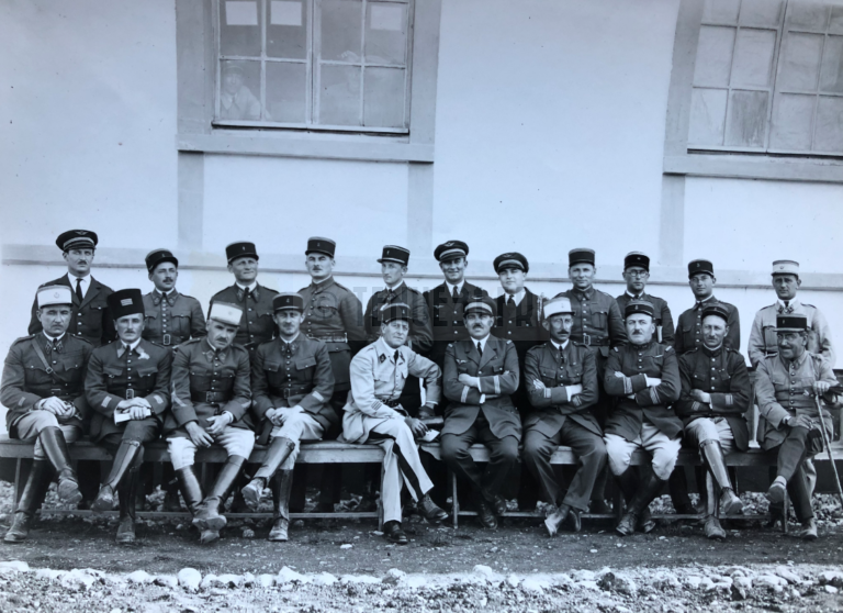Uniforme des officiers de l'aéronautique militaire et armée de l'air